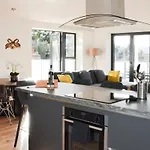 Tilly's Den * Skipton